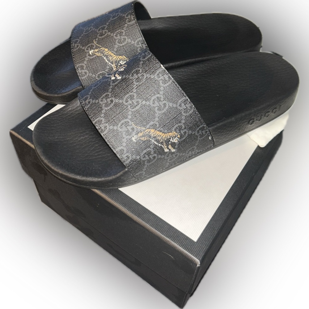 Gucci Men's GG Supreme Tigers Slide Sandal, Black, Rubber